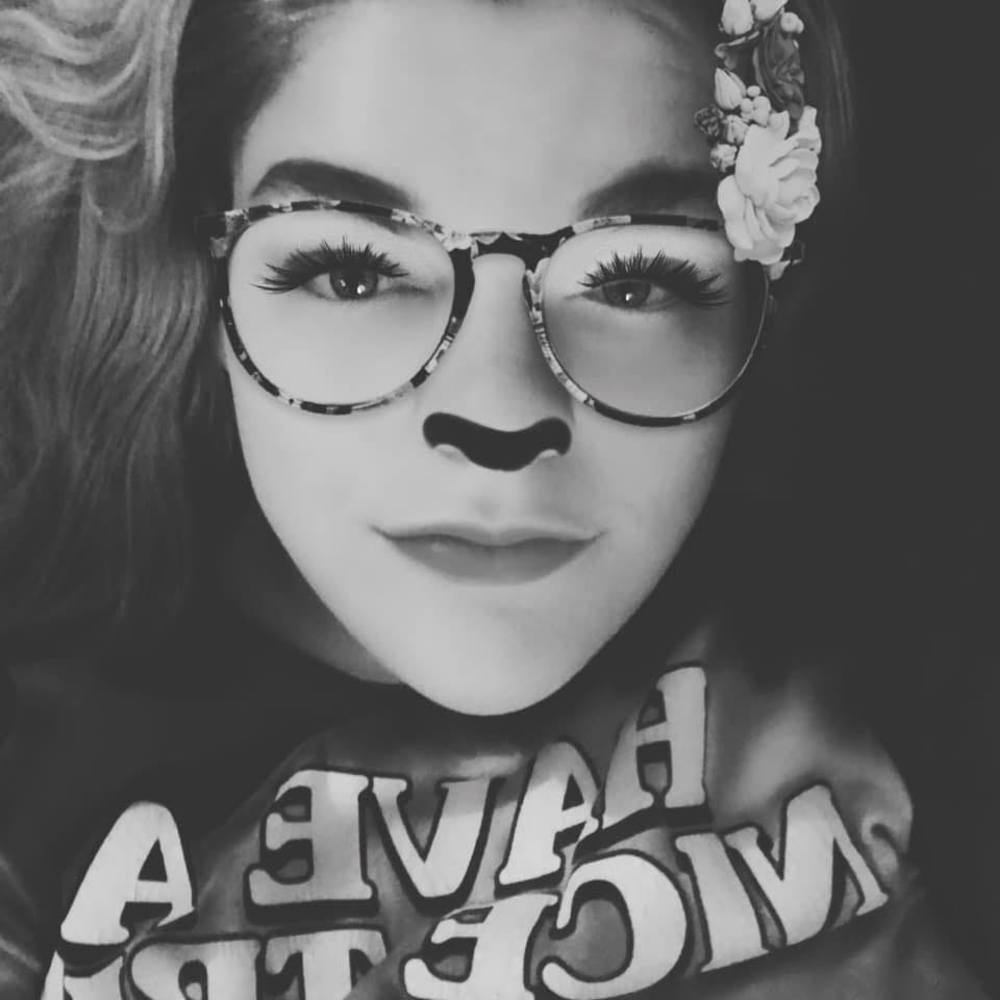 Meet your Posher, Jade